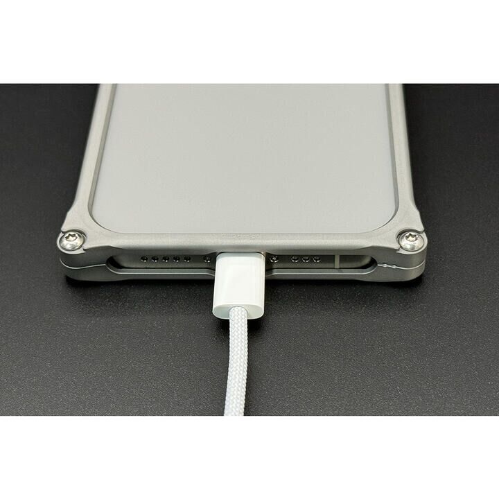 ギルドデザイン ソリッドバンパー iPhone 15