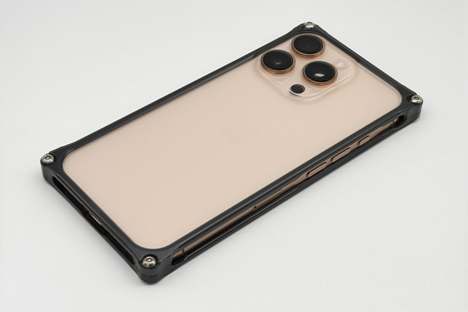 ギルドデザイン ソリッドバンパー iPhone 16 Pro