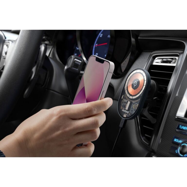 中身が透けて見える、ガラスのiPhone用カーマウント充電器に目が点！