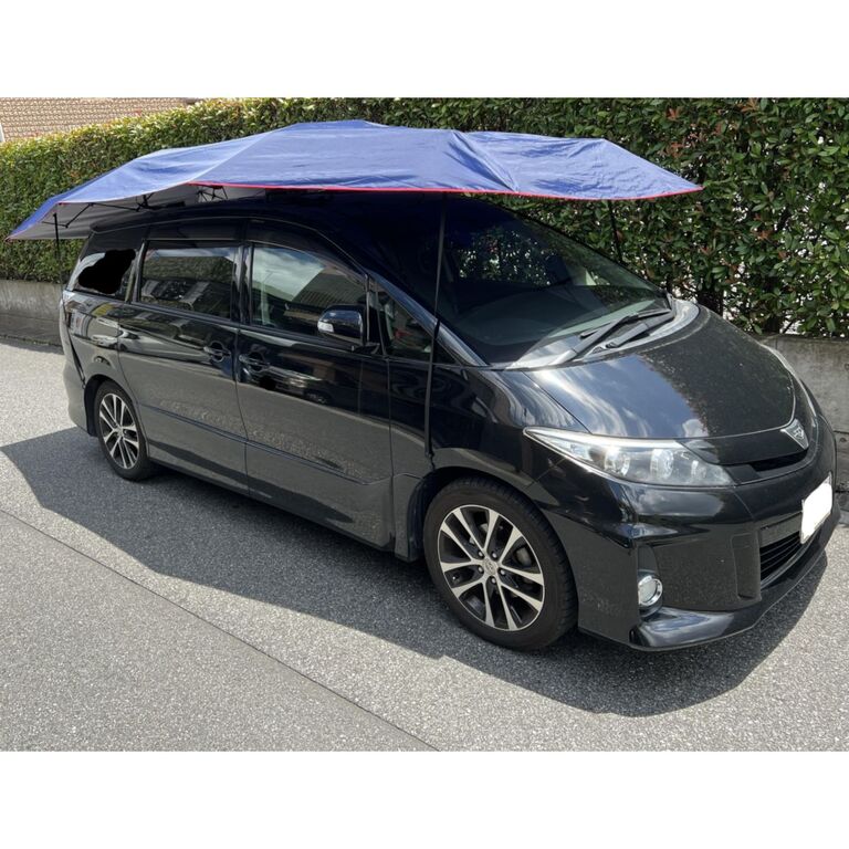 強い日差しから車を守る。自動開閉式カーテントがあれば、どこでも日陰を作り出せて便利！