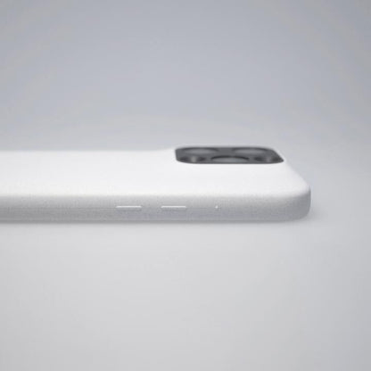 MYNUS iPhone 15 Pro CASE
