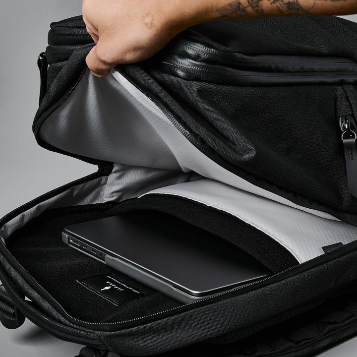 ALPAKA ELEMENTS TRAVEL BACKPACK AXOFLUX